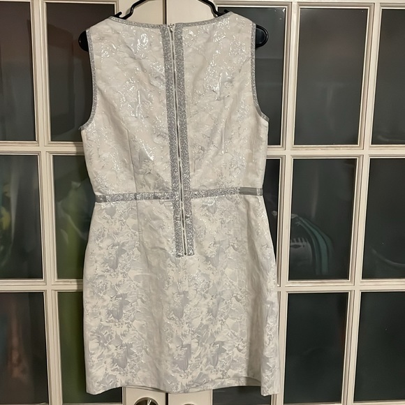 NEW! $245 Laundry by Shelli Segal White Metallic Silver Brocade Cocktail Dress - Picture 2 of 3